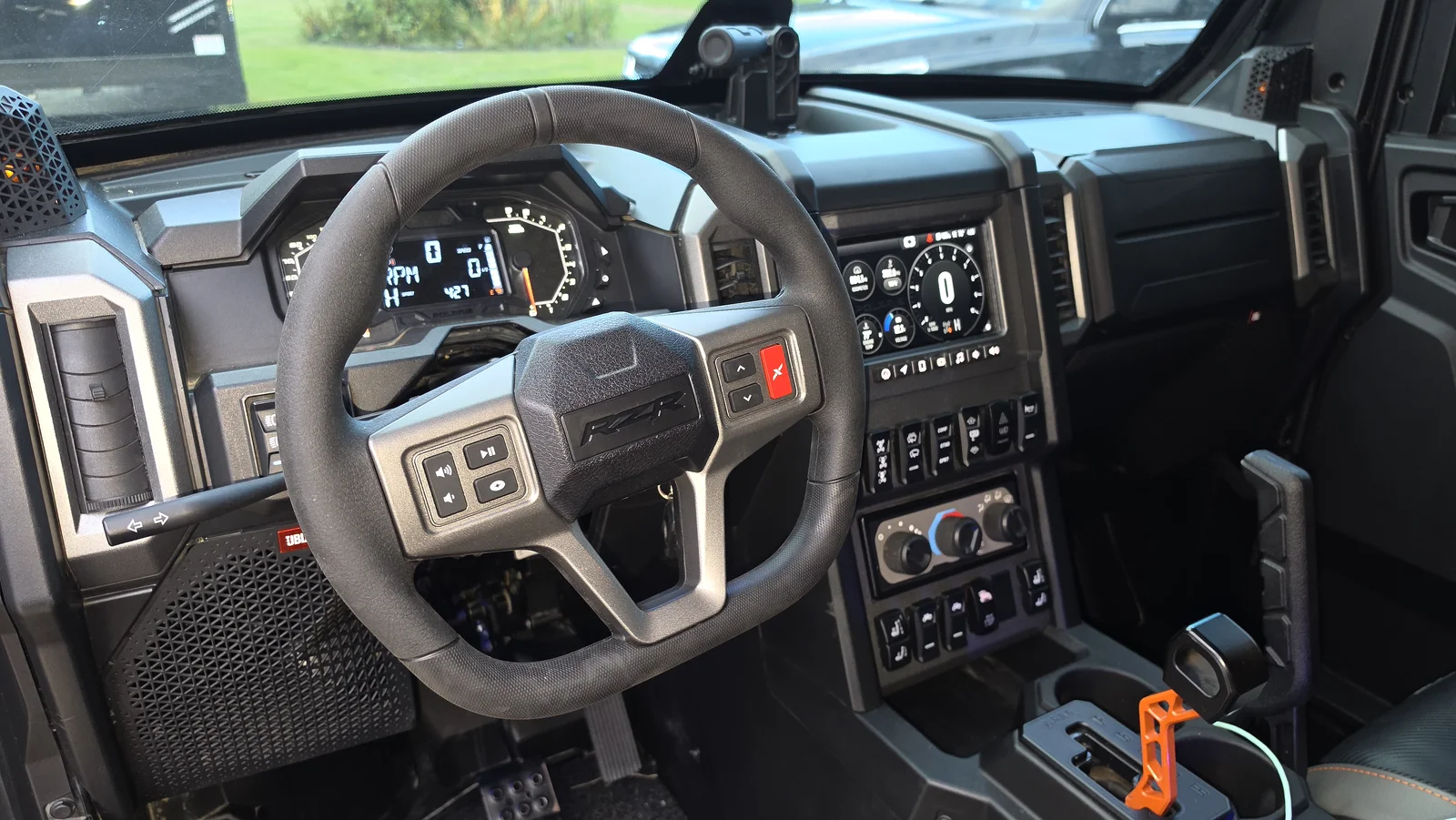 Auxiliary switches in your Steering wheel?
